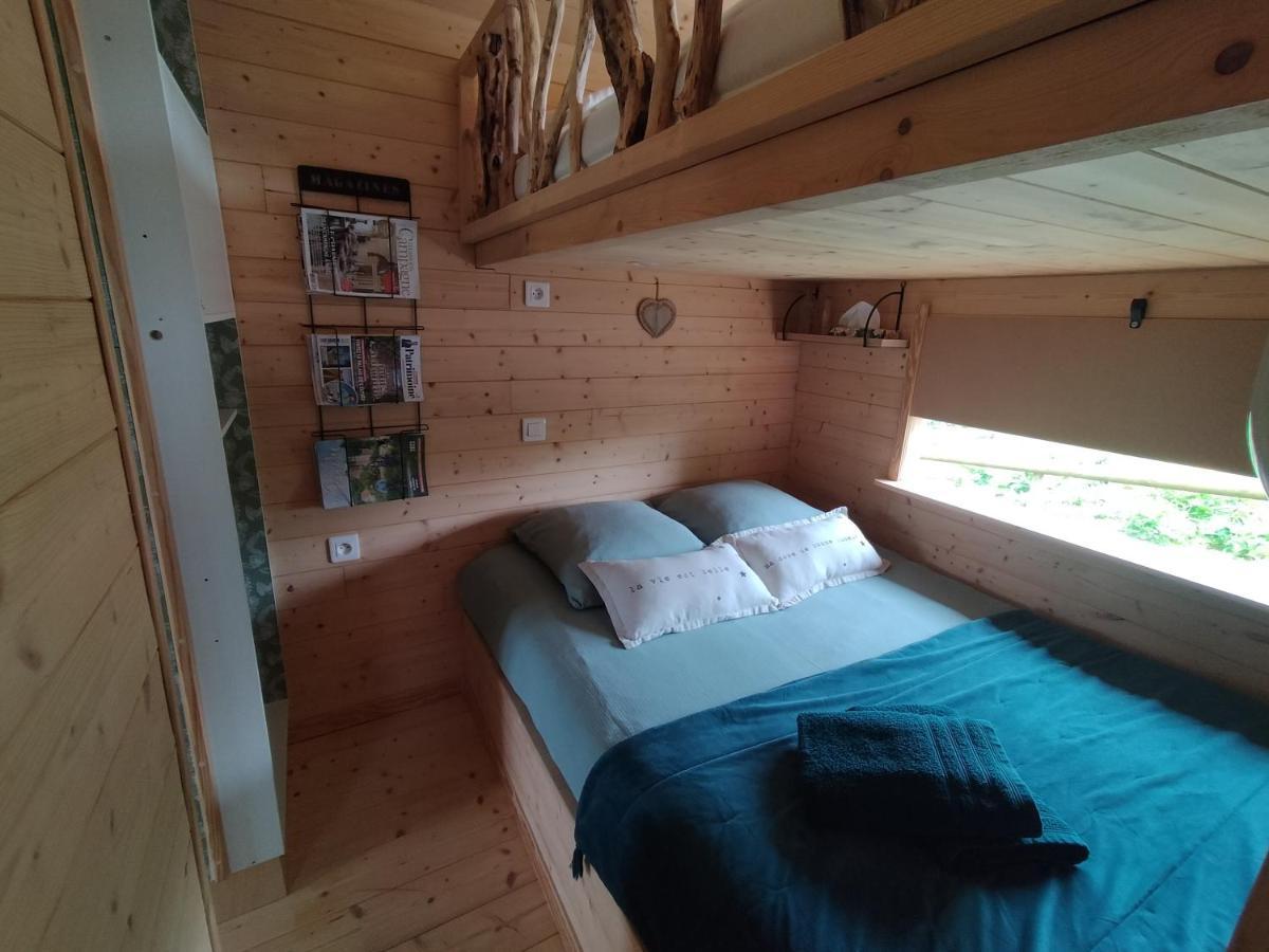 La Roulotte De Jane Guest House Margon  Bagian luar foto