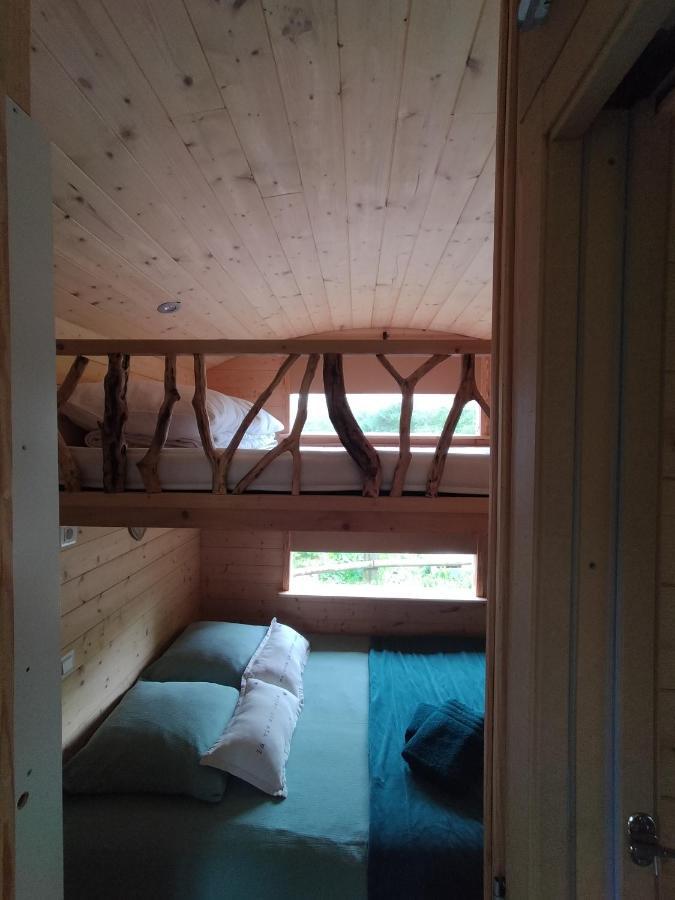 La Roulotte De Jane Guest House Margon  Bagian luar foto