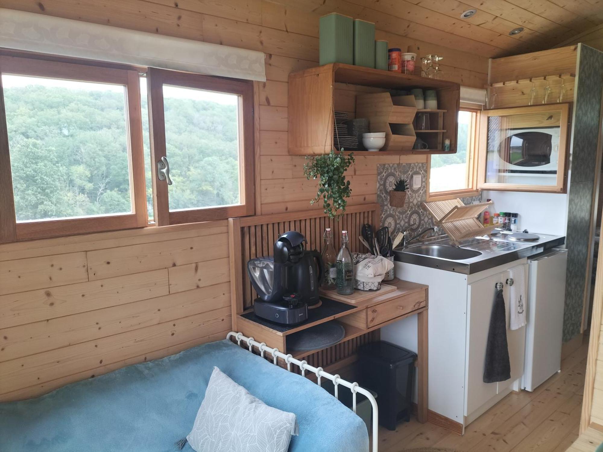 La Roulotte De Jane Guest House Margon  Bagian luar foto